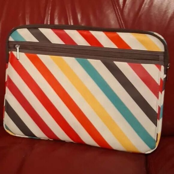 Laptop case - Picture 1 of 3
